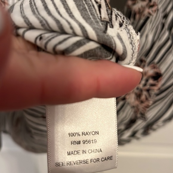 Womans large top Bell Sleeves - Picture 4 of 4